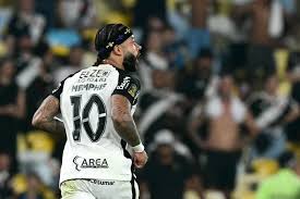 Memphis Depay publica mensagem enigmática e levanta dúvidas sobre futuro no Corinthians