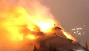 Großbrand am Kehlsteinhaus: Feuerwehr kämpft gegen die Flammen