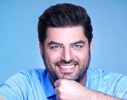 تیپ رسمی و دیپلماتی سام درخشانی با اضافه وزن / خودشیفته درخشانی