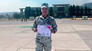 La familia de sargento hallada muerta en el estacionamiento de un cuartel en México exige justicia