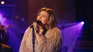 Kelly Clarkson's Triumphant Return to 'The Voice' Season 27 Finale