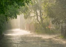 Intensas lluvias seguirán en abril: reciente pronóstico indica más días de tormentas con granizo y menos calor extremo