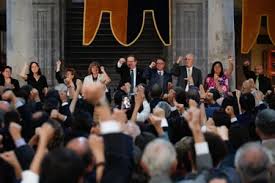 Apoya Slim la restricción escolar de celulares // Reaparece el abuelo del Fobaproa // Zacatecas y el monrealato - Dinero