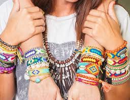 Résultat de recherche d'images pour "des bracelets"