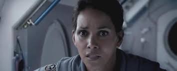 Astronautin Molly Woods (Halle Berry) kehrt nach einer 13-monatigen ...