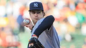 Elmer Rodríguez erratic in MLB debut as Yankees fall to Rangers, 3-0