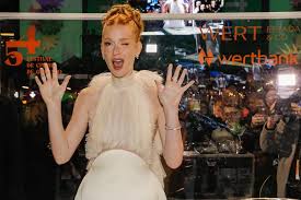 Antártida: filme com Marina Ruy Barbosa leva um gelo no Festival de Gramado