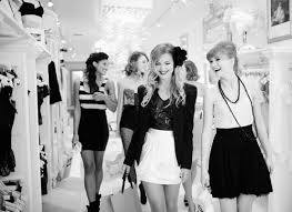Resultado de imagem para tumblr shopping
