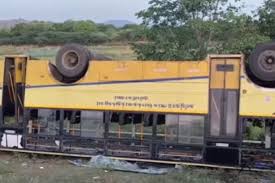 ಭೀಕರ ರಸ್ತೆ ಅಪಘಾತ; ಸಾರಿಗೆ ಬಸ್ ಮತ್ತು ಖಾಸಗಿ ಬಸ್ ಮುಖಾಮುಖಿ ಡಿಕ್ಕಿ; ಆರು ಸಾವು, 40ಕ್ಕೂ ಹೆಚ್ಚು ಮಂದಿಗೆ ಗಾಯ | Accident