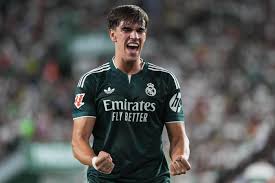 Gol agónico de Espí rescata al Real Madrid en victoria 3-2 contra Elche