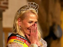 Christine Wache setzte sich gegen 18 Konkurrentinnen aus ganz Deutschland durch. - Christine-Wache-ist-Miss-50plus-Germany_ArtikelQuer