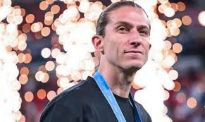 Filipe Luís surge como opção para comandar o Bayer Leverkusen na próxima temporada