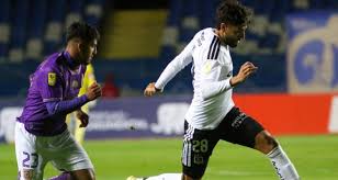 Hinchas de Colo Colo desafían prohibición e ingresan al Ester Roa para apoyar a albos ante Concepción