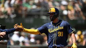 Brewers reach 1-year deal with Gary Sánchez (report)