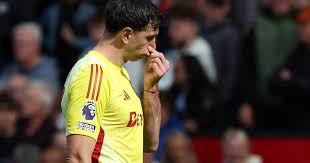 Dibu Martínez Ausente: ¿Qué Pasó y Cómo Ver Aston Villa vs. Newcastle? - Imagen principal del artículo