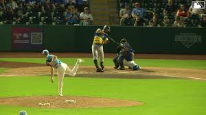 Giants to call up top prospect Eldridge for playoff push (report)