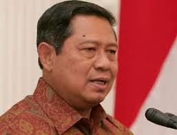 Jakarta - Presiden Susilo Bambang Yudhoyono (SBY) menanggapi soal buku Letjen TNI Sintong Panjaitan yang &#39;menyudutkan&#39; Wiranto dan Prabowo, lawan politik ... - sbydalem