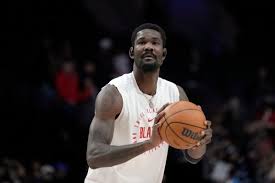 Deandre Ayton during NBA Cup game