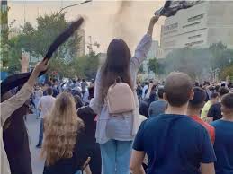 جن از شیشه بیرون آمد؛ جان‌باختن مهسا ژینا امینی به زنان ایرانی زندگی تازه بخشید