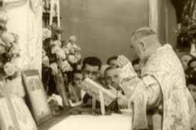 Padre Pio dice Messa