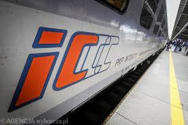 Część pociągów będzie jeździła wolniej. Przyczyną niebezpieczne zdarzenie