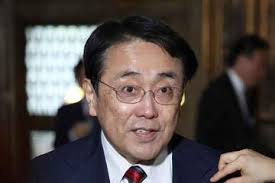 「奥様お美しい」　気品あふれる夫人の装いに視線釘付け　赤沢経産相夫妻の園遊会での佇まいに感嘆の声 | チバテレ＋プラス