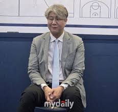 '챔프전까지 1승' 소노 손창환 감독 "잃을 게 없다! 도전자의 마음으로"...'탈락 위기' LG 조상현 감독 "후회 없이, 끝까지" [MD고양]