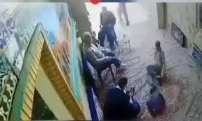 سوءقصد به جان روحانی در صحن امام‌زاده یحیی تهران (فیلم)