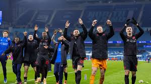 Rolfes begeistert: "Das war anders als die Spiele davor" | Werkself siegt bei ManCity | Video