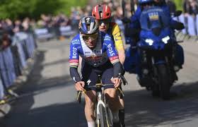 Evenepoel renuncia à Flecha Valona e aposta tudo no "Duelo de Titãs" em Liège