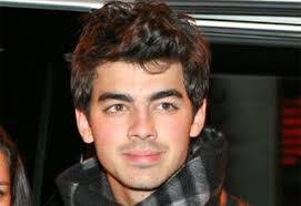 Joe Jonas gosta de mulheres que sabem cozinhar - Bang. Publicidade - 122886_36