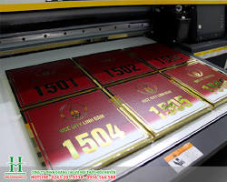 Máy in UV phẳng in trên inox