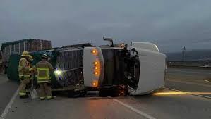 Highway 101 in South Monterey County reopens after big rig overturns