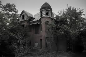 Résultat de recherche d'images pour "horrific haunted houses abandoned"