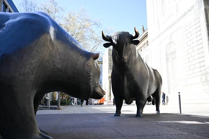 Investors warned not to let bull market blind them to early warning signs; Delta CEO Ed Bastian says "Fuel prices will recede. How much, how fast, I do not know, but they will"