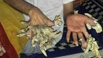 عراقي يتحول إلى "شجرة" وهذا