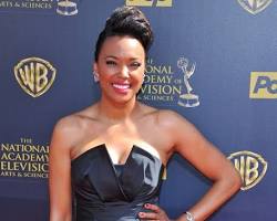 Image of Aisha Tyler in Screen Actors Guild Awards 2015 dress