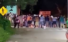 Intentan linchar a presuntos feminicidas de niña y su abuela en Chiapas