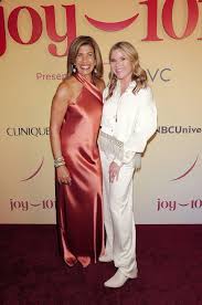 Hoda Kotb's Bold Leap: From 'Today' to Joy 101 & Finding Love! - Imagen principal del artículo