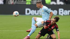 Sky oder DAZN für Union Berlin vs. Eintracht Frankfurt heute live: Wer zeigt / überträgt das Freitagsspiel der Bundesliga im TV und Livestream?