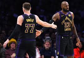 لیگ NBA| شکست سنگین وریرز در خانه/ لیکرز از سد ممفیس گذشت|تسنیم
