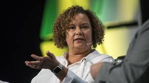 Apple Announces Leadership Changes: Adams and Jackson to Depart