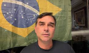 Quaest: Flávio Bolsonaro perde apoio na direita não bolsonarista
