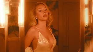 El pueblo de Lugo donde desconecta Ester Expósito: historia medieval y playas que parecen del Caribe