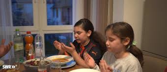 Baden-Württemberg: Verzichten für Einsicht? Wie Muslime und Christen die Fastenzeit verbringen