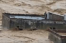 Tempestades e ventos fortes matam oito pessoas na China; vídeos
