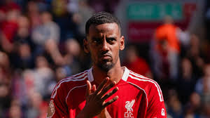 Arne Slot explains Alexander Isak's absence for Man Utd v Liverpool