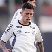 Sem Neymar e Gabigol, Santos aposta em 3 volantes na Sula; veja a escalação