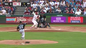 Luis Arraez's solo home run (6)