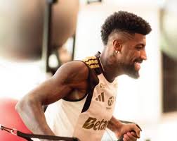 Emerson Royal detalha apoio de Filipe Luís e foco mental para brilhar no Flamengo em 2026